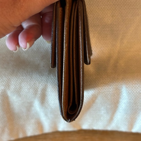 Authentic LV wallet - Picture 11 of 13